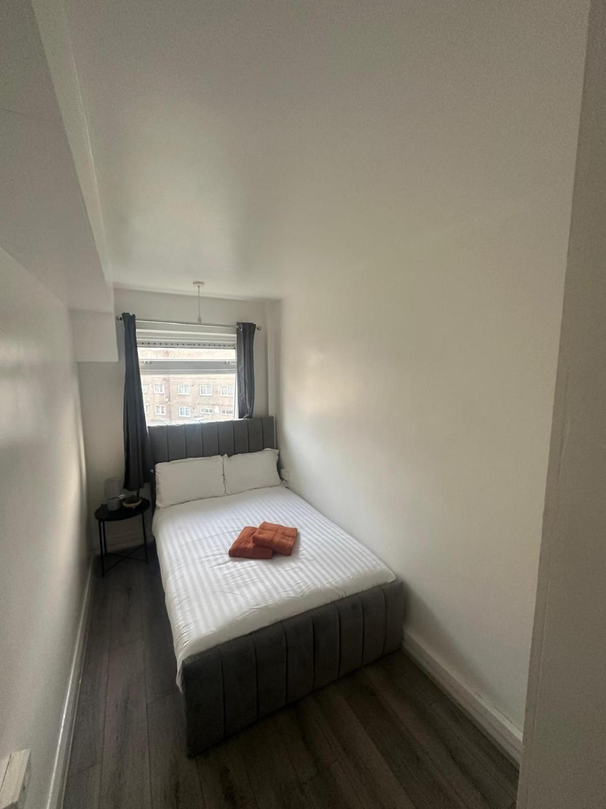 Alloggio in famiglia Modern In A 4 Bedroom Flat In London, Shared Bathroom!