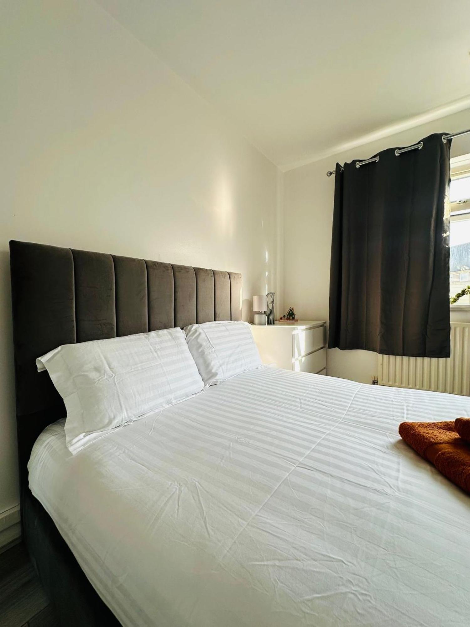 Alloggio in famiglia Modern In A 4 Bedroom Flat In London, Shared Bathroom! *