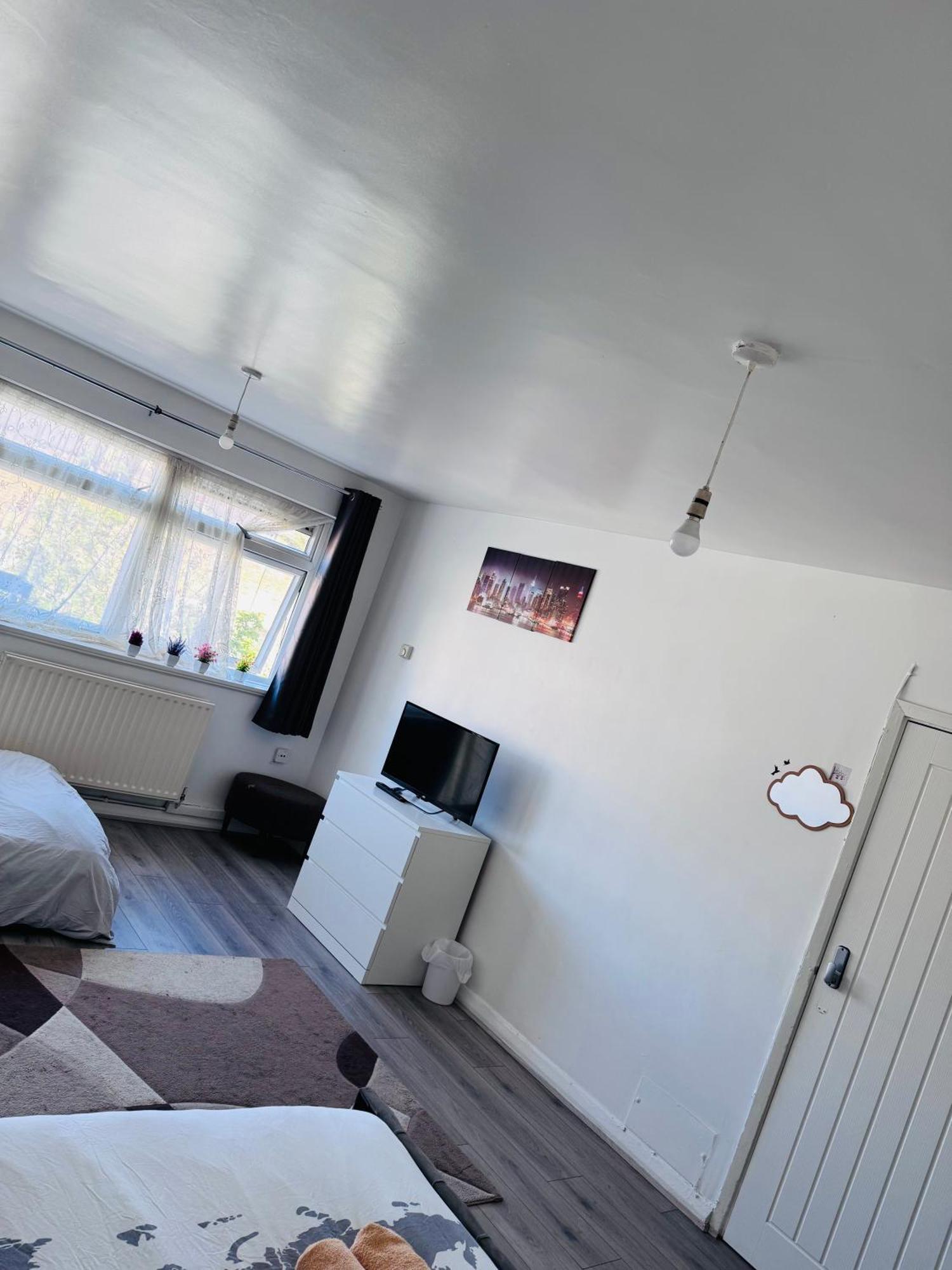 Alloggio in famiglia Modern In A 4 Bedroom Flat In London, Shared Bathroom!